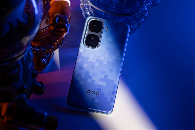 iQOO Neo10 Pro+体验评测：2K屏的同档性能王者-1