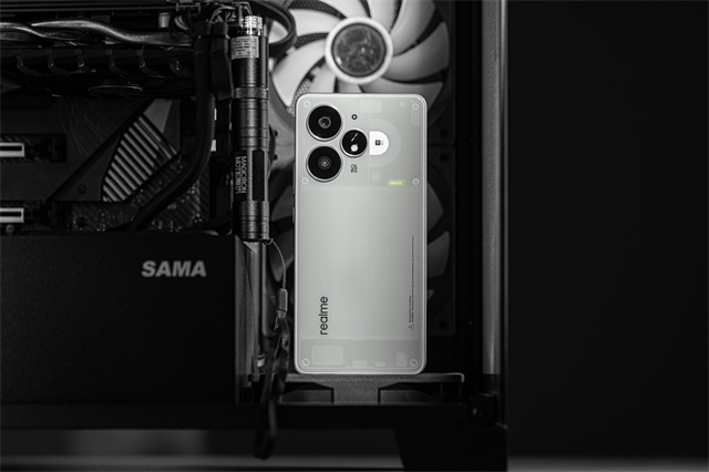 真我Neo7 Turbo评测：外观“小透明” 但性能耀眼强透了-27