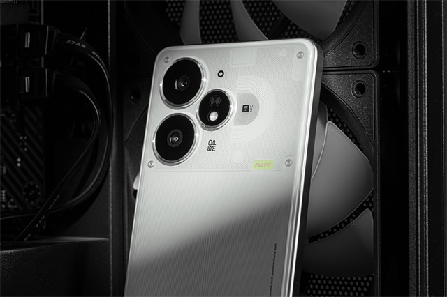 真我Neo7 Turbo评测：外观“小透明” 但性能耀眼强透了-1