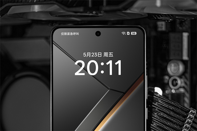 真我Neo7 Turbo评测：外观“小透明” 但性能耀眼强透了-6